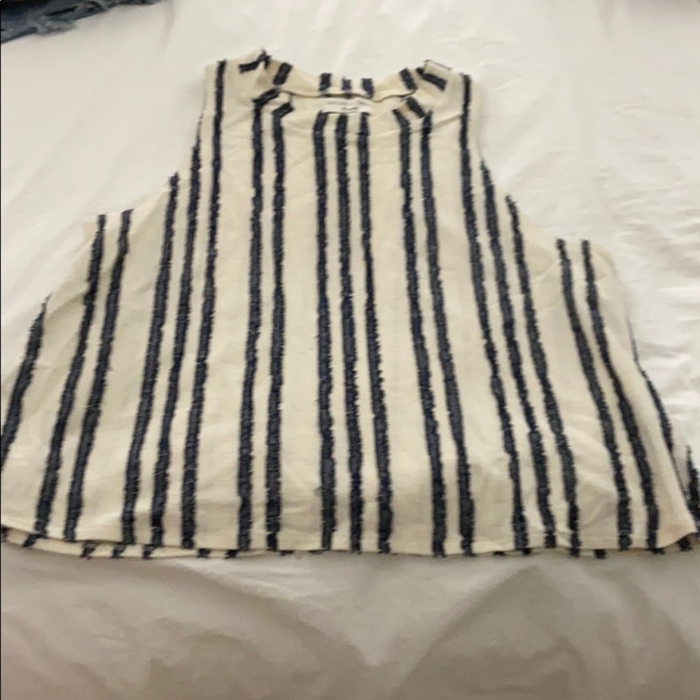 Blue and white madewell tank